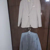 تعدادی کت تک جلیقه وکت وشلوار همراه باکراوات