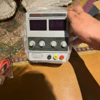 یک عدد منبع تغذیه نو