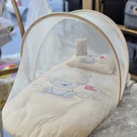 پشه بند تشک دار و بالشت