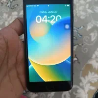 اپل iPhone 8 با حافظهٔ ۱۲۸ گیگابایت
