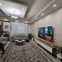 ۸۰ متر دو خواب/فول/۵ ساله/غرق نور/شیک