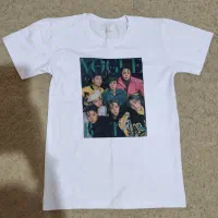 عکس هفت نفره چاپ شده بی تی اس روی تیشرت