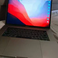 مک بوک پرو ۲۰۱۷ با گرافیک ۴ گیگ