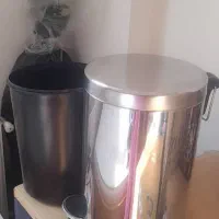 حراج سطل زباله استیل و مقداری لوازم