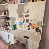 میز تحریر کتابخانه‌دار