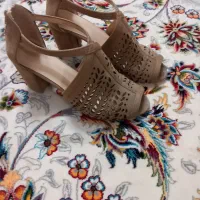 کفش|کیف، کفش، کمربند|بروجرد, |دیوار