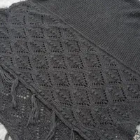 یک شنل بافتنی نو