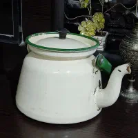 کتری لعابی قدیمی|قوری، کتری، قهوه‌ساز دستی|جهرم, |دیوار