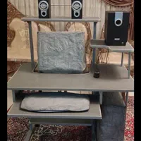 کامپیوتر ویندوزxp  همراه میز  متعلقات  مشخصات زیر|رایانه رومیزی|اصفهان, خانه اصفهان|دیوار
