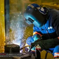 کارگر خم کار و جوشکار co2
