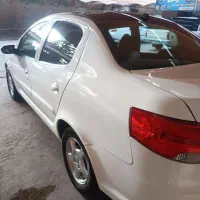 رانا پلاس سقف شیشه ۱۴۰۱ سفید در حد|خودرو سواری و وانت|کرج, شهرک مترو|دیوار