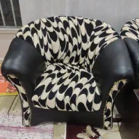 مبل سفید پنج نفره ومبل کرم قهوهای هفت نفره