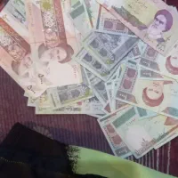 تعدادی اسکناس جمهوری اسلامی