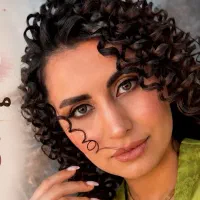 دعوت به همکاری مدل میکاپ و شنیون. هزینه داده میشود