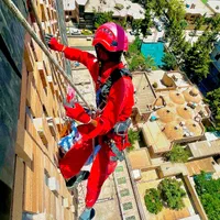 شرکت کار در ارتفاع با طناب شستشو نما پیچ رولپلاک