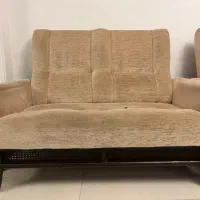 مبل ۷ نفره چوب گردو بهمراه میز جلو مبلی|مبلمان خانگی و میز عسلی|رشت, شهرک قدس|دیوار