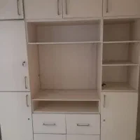 کمد لباس و میز تحریز و جای تلویزیون و جا کتابی