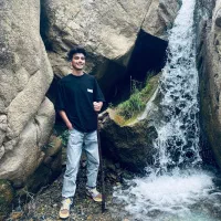 راننده پایه2هستم با 8سال سابقه