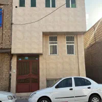 خانه-3-طبقه-همکف-حیاط-دار-با-ورودی-جدا