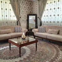 یک دست مبل 8نفره با یک میز نهارخوری 4نفره
