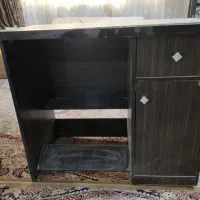 میز کامپیوتر در حد نو