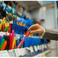 فروشنده آقا و خانم اتباع