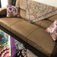 مبل راحتی ،تابلو، میز