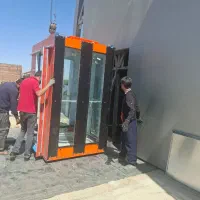 شاگرد دست به اچار