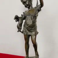 مجسمه برنز دختر و گربه برنزی