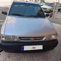پراید نقره‌ای مدل ۸۶