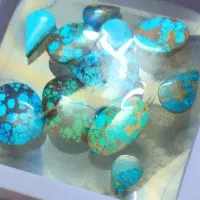 فیروزه نیشابور درجه یک و اوپال استرالیا مهره کهنه