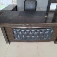 میز مدیریت و صندلی