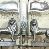 لوازم طوغ ، علم و علامت محرم