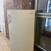 یخچال آزمایش