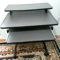 میز تحریر و کامپبوتر