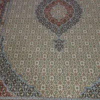 یک تخته فرش یا قالی ۶ متری دستباف ریزماهی ابریشمی