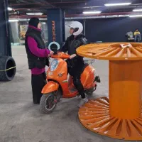 آموزشگاه موتور سواری بانوان