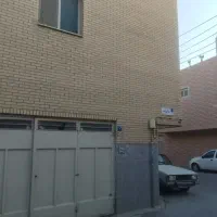 یک وحدمنزل مسکونی درخیابان هفتون اجاره داده میشود