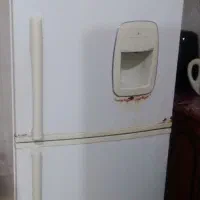 یخچال فریزر فروشی بسیار کم کار وتمیز