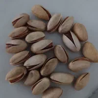 پوست پسته وپسته ی درجه ی یک