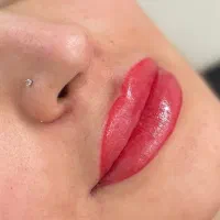 تخفیف بی سابقه آرایش دائم و تتو