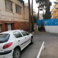 شریعتی-قلهک-خانه-دوطبقه-بنا280متر-با-جواز