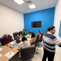 استخدام مدرس زبان انگلیسی