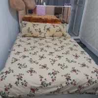 تخت نو و جنس خوب به همراه خوشخواب