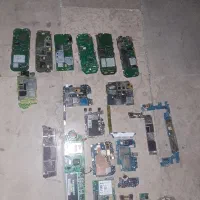 تعدادی گوشی نوستالژی  تبلت و برد گوشی قدیمی