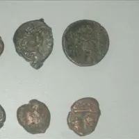 سکه قدیمی و مهر قدیمی