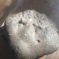 سنگ زیبای شهاب سنگ دارای پوسته
