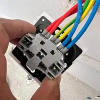 برق کار ساختمان نصب و تعمیر ایفون