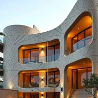 واحد لاکچری با حیاط اختصاصی طبقه پنجم در طالقانی