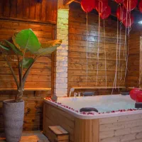 اجاره کلبه سویسی جکوزی جنگلی وسط نجگل|اجارهٔ کوتاهمدت ویلا و باغ|کلارآباد, |دیوار